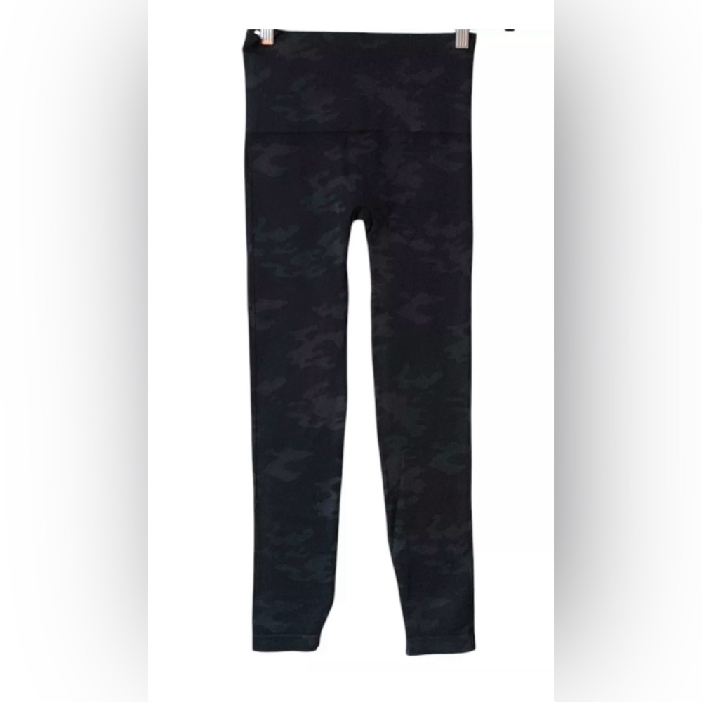 SPANX Women’s Look At Me Now Seamless Leggings Size Small 2-4 BlackCamo‎ Shaping - Picture 10 of 10